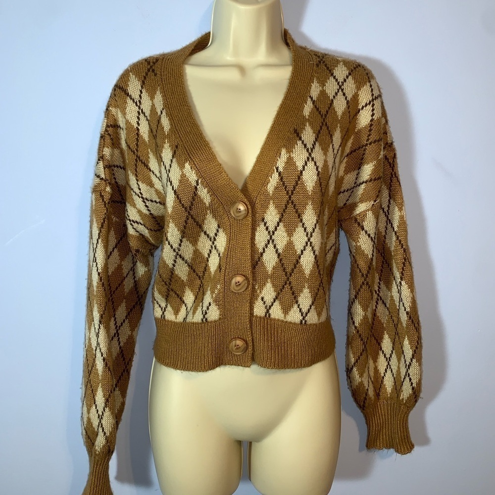 Very j camel brown cream brown Argyle Button-Up v neck Cardigan Sweater medium